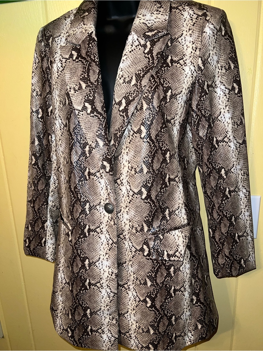 Ariat Snakeskin Western Chic Embossed Brown Tan Button Front Blazer Size S - Picture 6 of 13